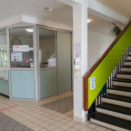 Hostel Hi Πουατιέ